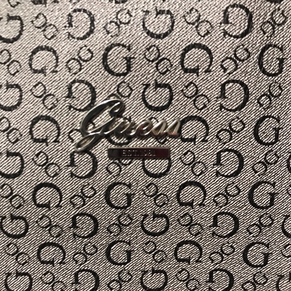 GUESS Purse - Picture 3 of 3